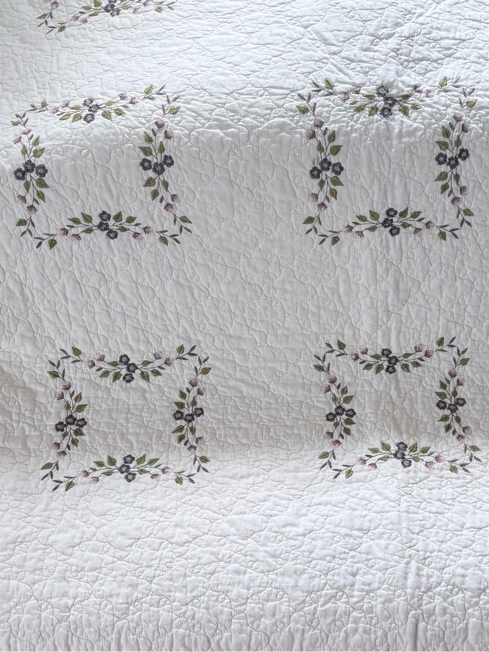 White 100% Cotton Quilt with Embroidered Lavender Floral Accents Size Queen